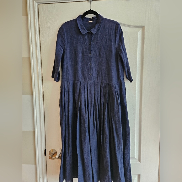 apuntob Dresses & Skirts - NWOT Apuntob Navy blue linen dress #medium